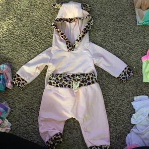 Light pink with leopard print trim